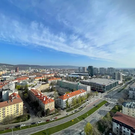 With Panoramic View By The Hockey Arena Appartement Bratislava